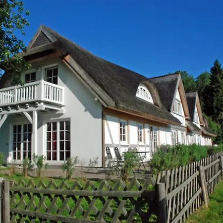 Unterm Reetdach Resort Blieschow